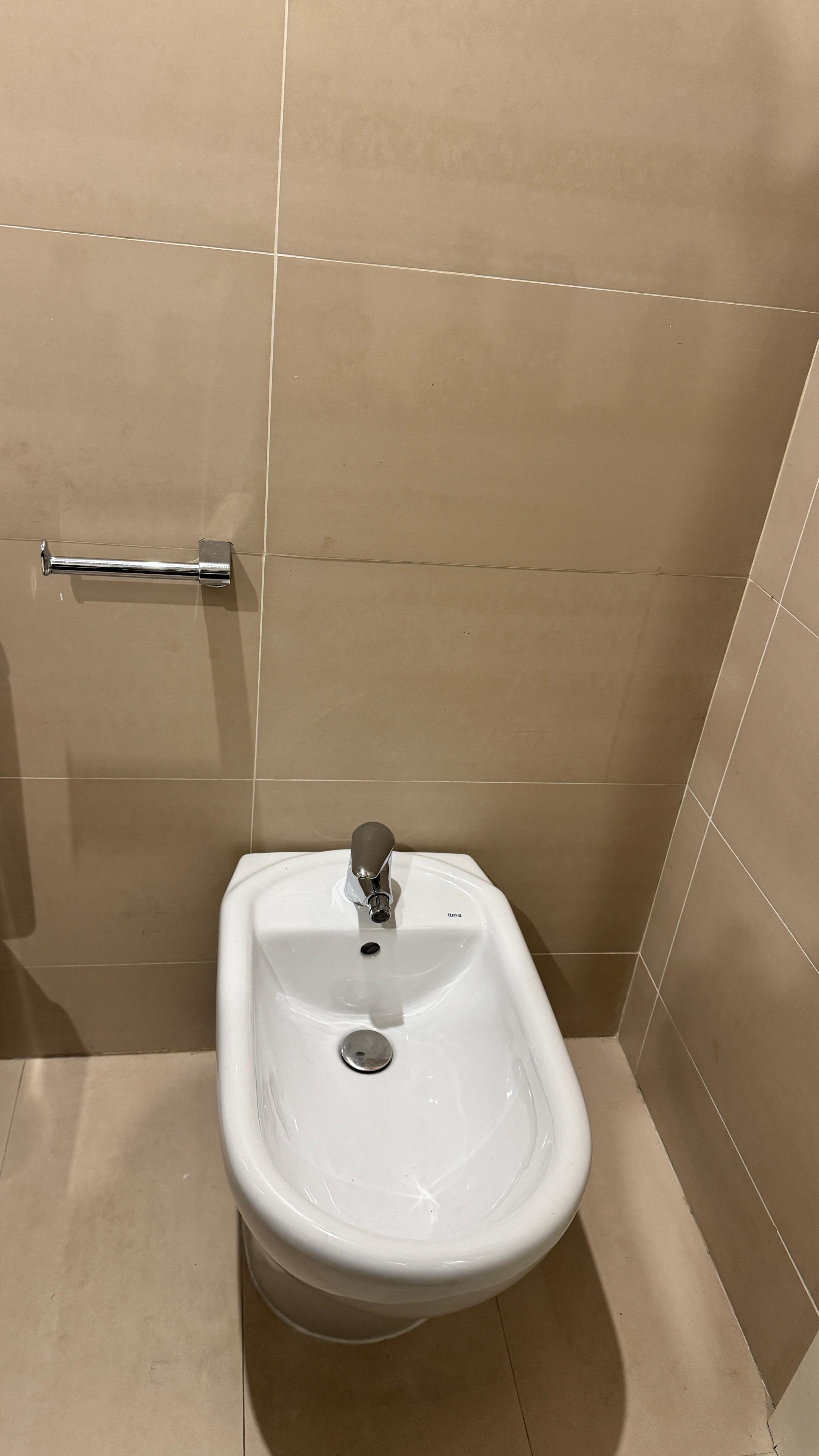 Bidet — front view